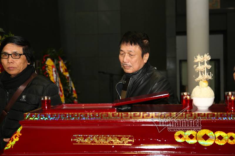 Thanh Lam, Tùng Dương đến tiễn đưa nhạc sĩ Hoàng Vân